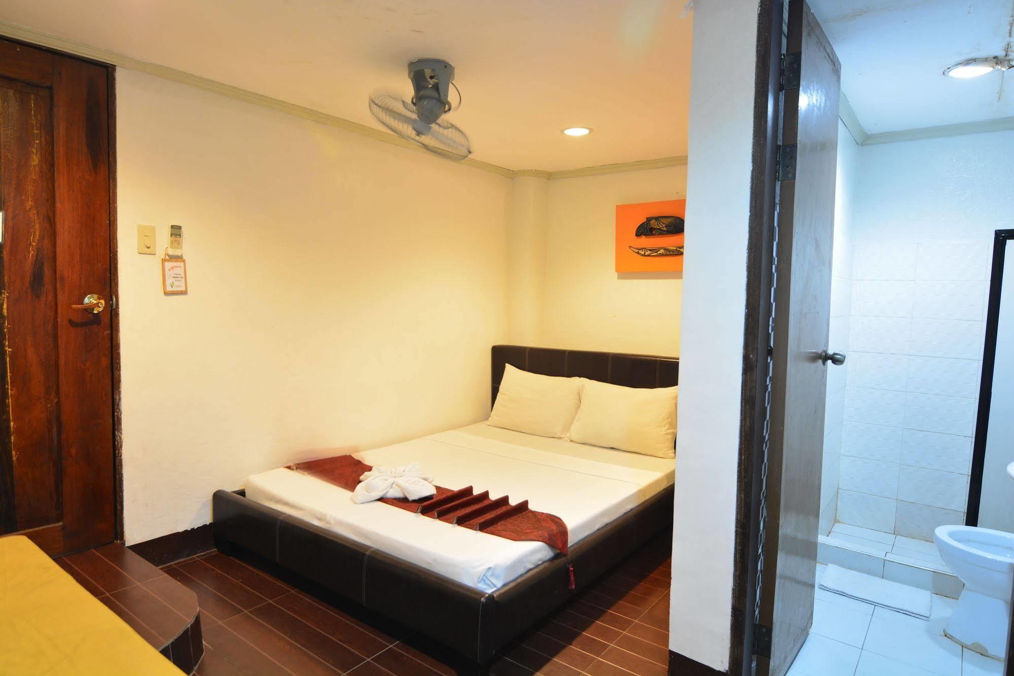 Kawayanan Heights Inn Coron Exterior photo